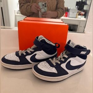 Nike shoes for kids size 13 color white and blue
